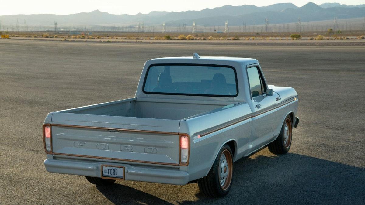 Ford, Neredeyse Tüm Amerikan Filmlerinde Yer Alan Külüstür Kamyonetinin ’Elektrikli’ Versiyonunu Tanıttı