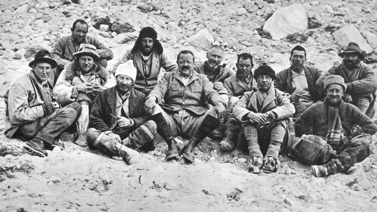 Cesedi Uzun Yıllar Sonra Everest Dağı’nda Bulunan Ancak Gizemi Hala Çözülemeyen Dağcı George Mallory’nin Hikayesi