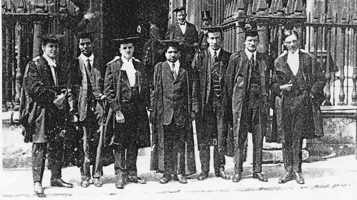 Yıllar Önce Oluşturduğu Formüller Sayesinde Bugün Kara Delik Hesaplamaları Yapılan Matematikçi Srinivasa Ramanujan’ın Filmlere Konu Olan Hikayesi