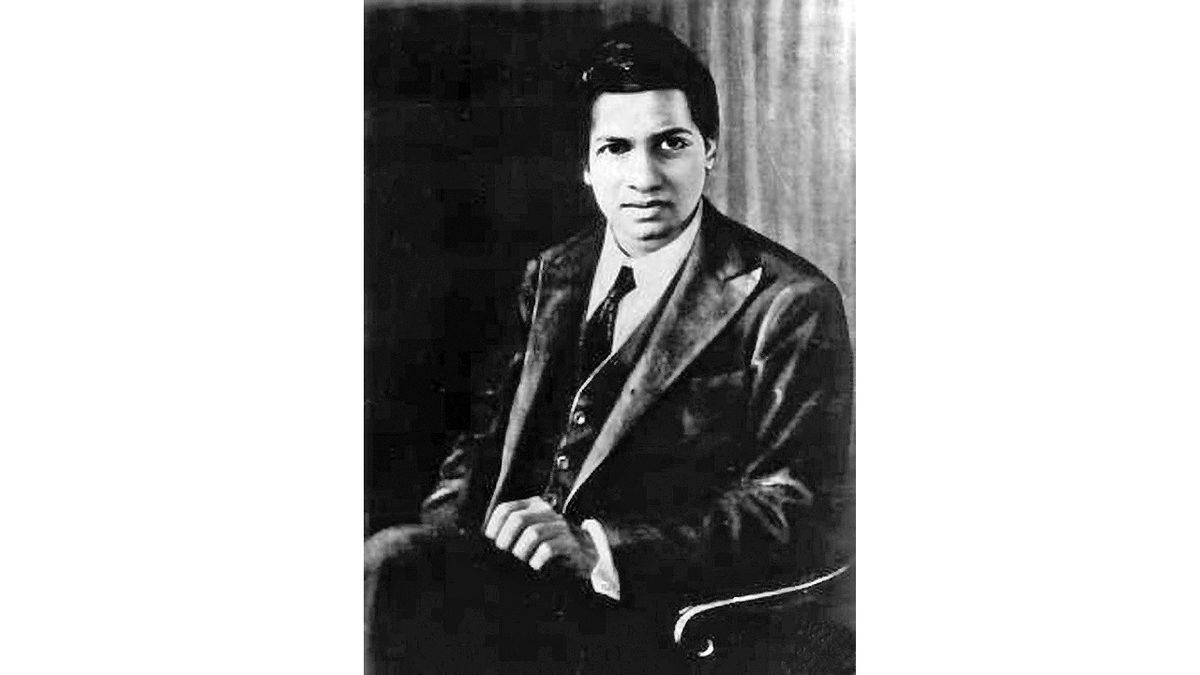 Yıllar Önce Oluşturduğu Formüller Sayesinde Bugün Kara Delik Hesaplamaları Yapılan Matematikçi Srinivasa Ramanujan’ın Filmlere Konu Olan Hikayesi