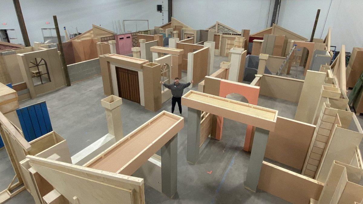 Bi’ Sen Eksiktin: YouTuber MrBeast, Squid Game’in İstemeye İstemeye Ezberlediğimiz Setini Gerçek Hayatta İnşa Etti