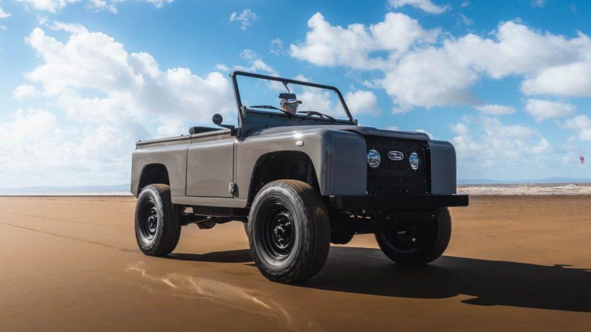 Bugatti’nin Eski Tasarımcısından Land Rover Defender’a Dokunuş: Karşınızda Beach Cruiser