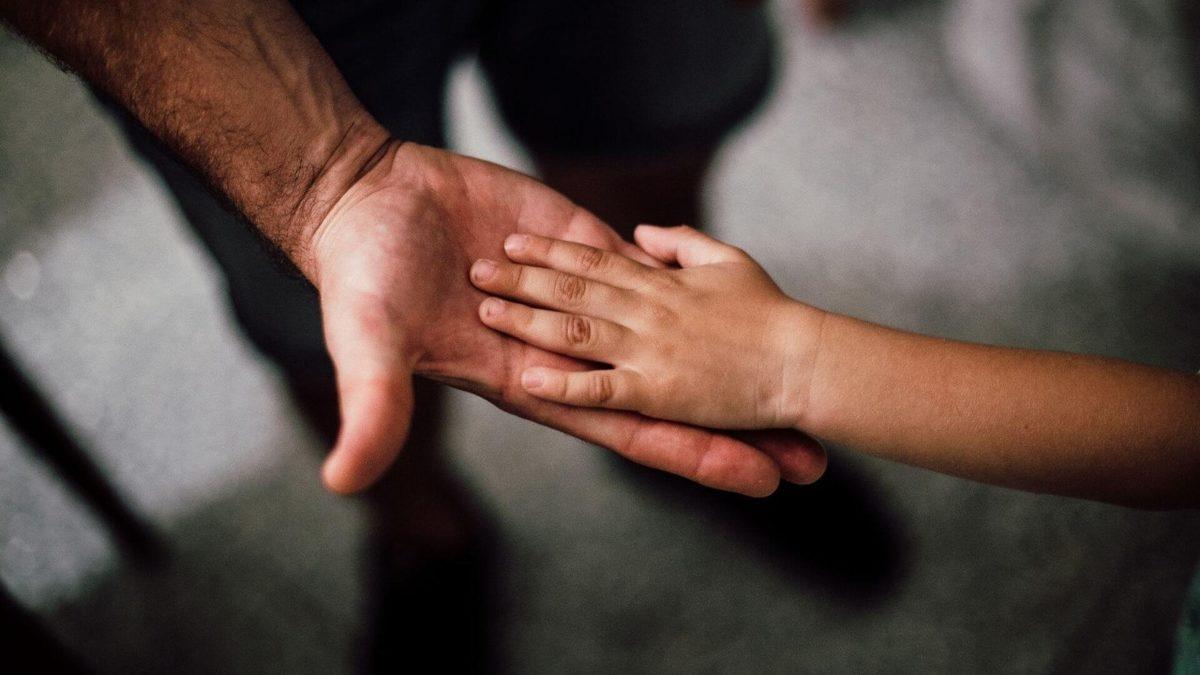 Depremzede Çocukları Evlat Edinmek İçin Hangi Şartlar Gerekiyor?