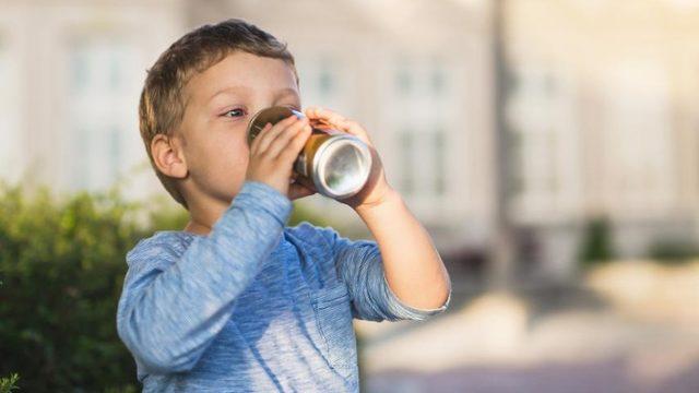 Şekerli İçeceklerin Çocuk Beyni Üzerindeki Etkileri İncelendi: Erkekler Olumsuz, Kızlar Olumlu Etkileniyor
