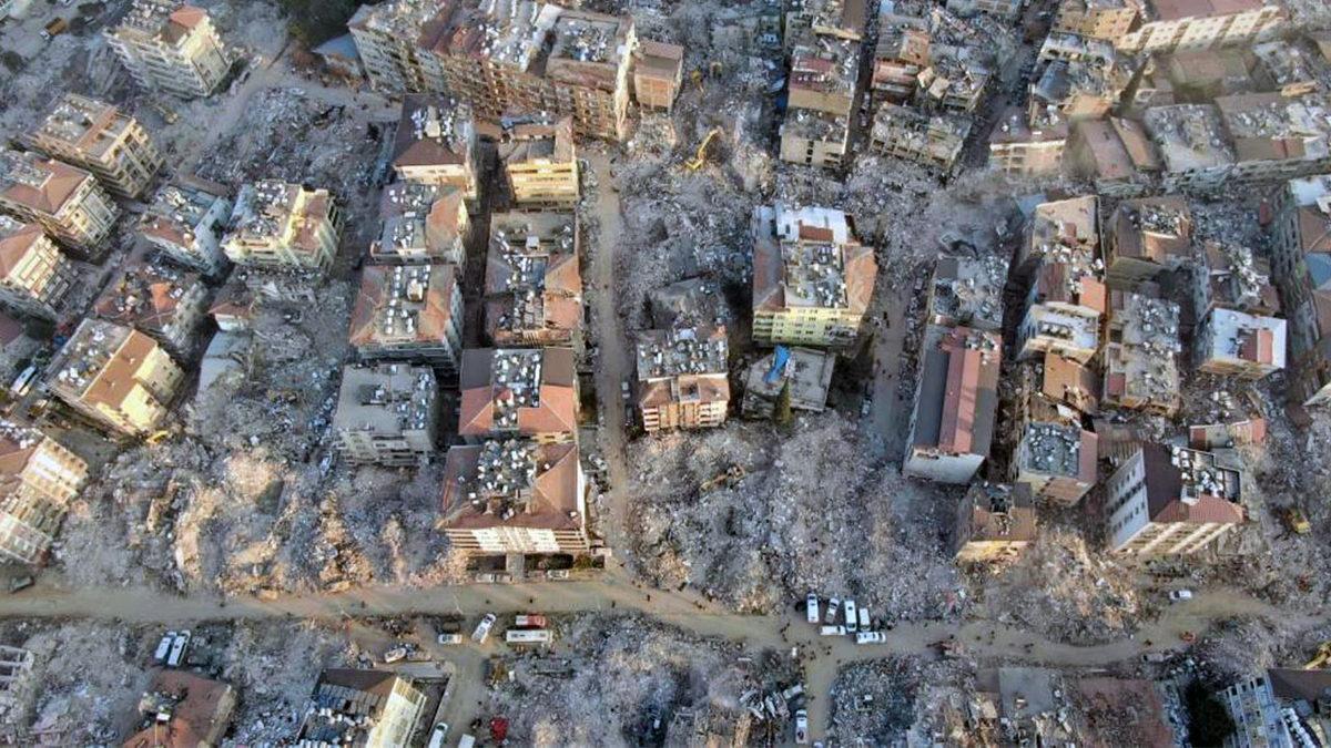 Olağan Şüpheliler: Depremde Yıkılan Binalardan Sadece Müteahhitler Sorumlu Değil! Peki İşin İçinde Başka Kimler Var?