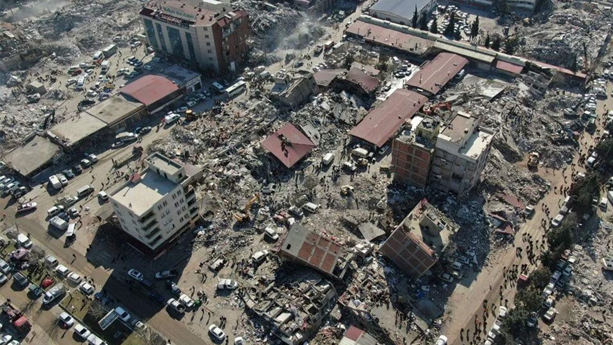 Olağan Şüpheliler: Depremde Yıkılan Binalardan Sadece Müteahhitler Sorumlu Değil! Peki İşin İçinde Başka Kimler Var?