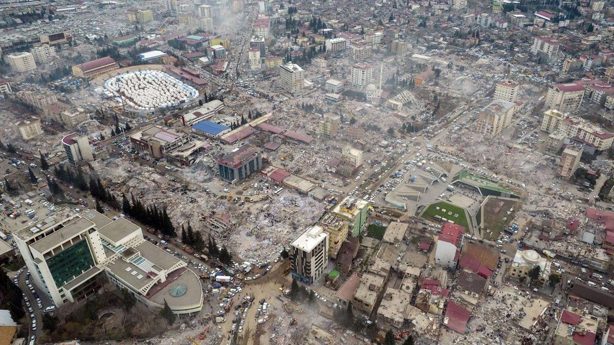 Kalbimiz Fiziksel Anlamda Hiç Bu Kadar Acımamıştı: Son Dönemde Üzerimize Karabasan Gibi Çöken Bu Hissi Nasıl Atlatabiliriz?