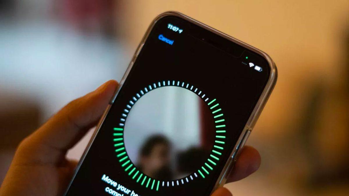 Akıllı Telefonlardaki Yüz Tanıma Sistemleri Söylenildiği Kadar Güvenli mi?