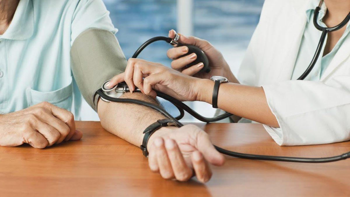 Ayağa Kalkar Kalkmaz Gözlerimizin Kararmasının Sorumlusu Hipotansiyon Nedir?