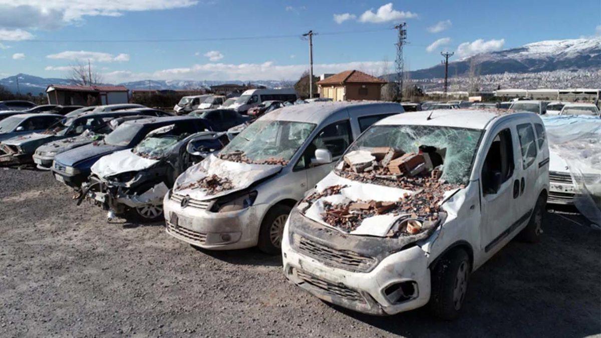 Sadece Yüzde 15’inde Kasko Vardı: Depremde Hasar Alan Yüz Binden Fazla Otomobile Ne Olacak?