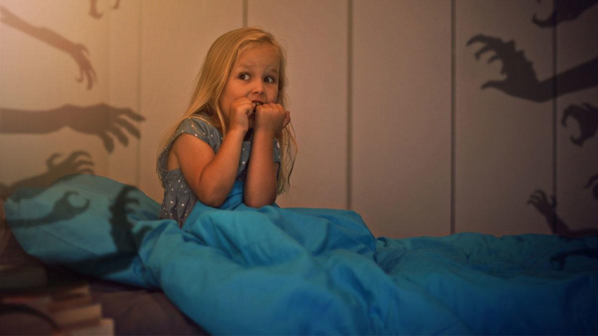 Gecelerinizi Zehir Eden, Karanlık Olduğu Zaman Kaygılanmanıza Sebep Olan Fobi: Niktofobi (Karanlık Korkusu) Nedir?