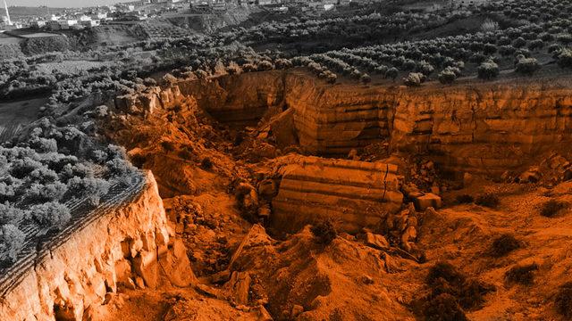 Kahramanmaraş Depremlerinde Oluşan Devasa Yarıklar Dünyanın Farklı Ülkelerinde Nasıl Görünürdü?