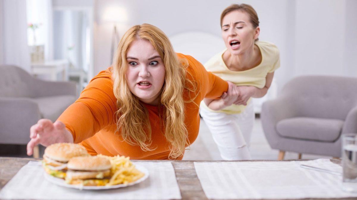 Sebepsiz Yere Sizi Sürekli ve Tıka Basa Yemeye İten Rahatsızlık: ’Bulimia Nervoza’ Nedir, Belirtileri Nelerdir?