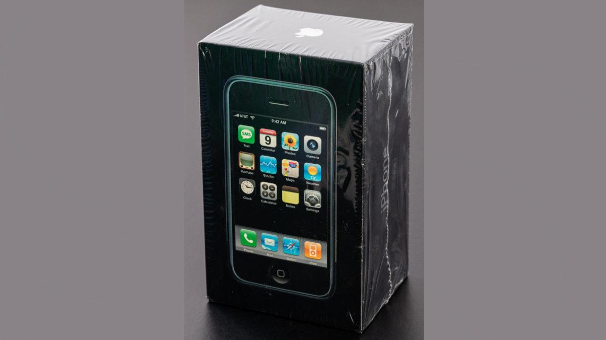 16 Yıllık Kutusu Açılmamış Bir iPhone, 38 Adet iPhone 14 Fiyatına Satıldı