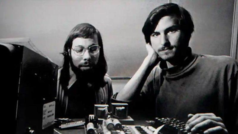 Steve Jobs’un Elleriyle Montajladığı Apple’ın İlk Bilgisayarı Açık Artırmaya Çıkıyor: Değeri Milyonlarca Lira