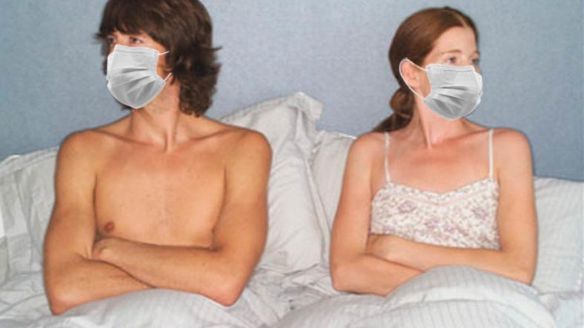 Pandeminin Kadınların Cinsel Dürtülerini Azalttığı ve Regl Döngülerini Düzensizleştirdiği Tespit Edildi