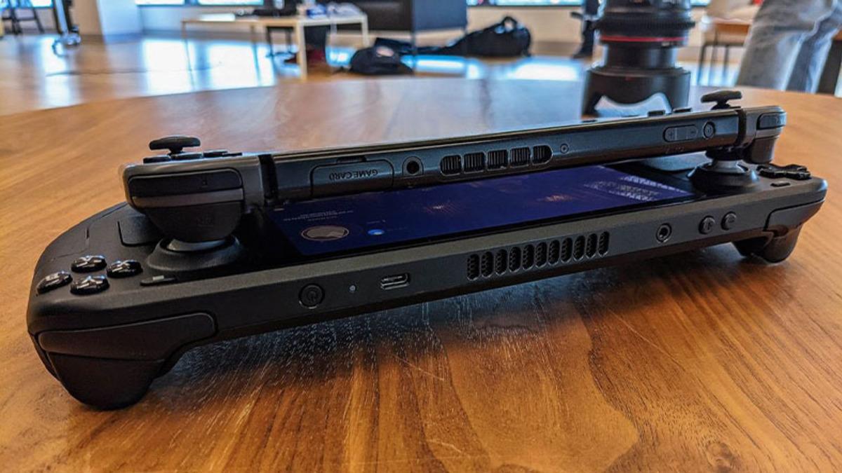 Kimse Şaşırmadı: Valve’ın Taşınabilir Oyun Bilgisayarı Steam Deck’in Çıkış Tarihi Ertelendi