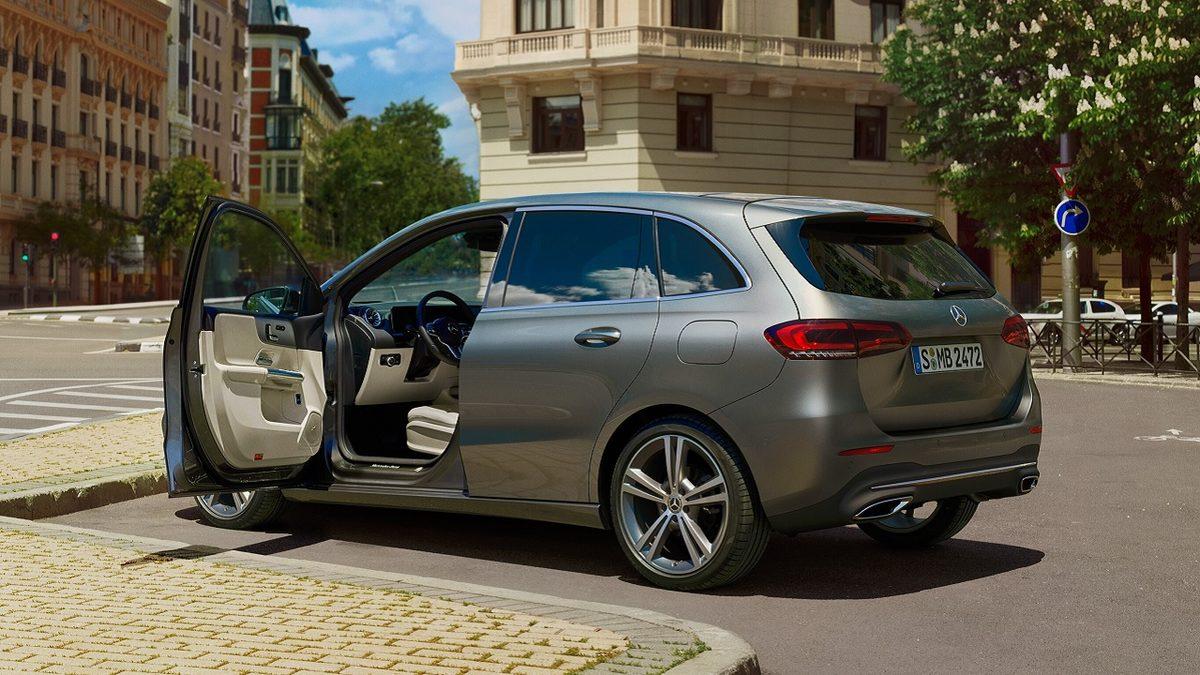 Konforlu Bir Aile Arabası: Mercedes-Benz B180 Dikkat Çeken Özellikleri ve Fiyat Listesi
