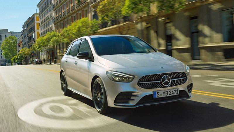 Konforlu Bir Aile Arabası: Mercedes-Benz B180 Dikkat Çeken Özellikleri ve Fiyat Listesi