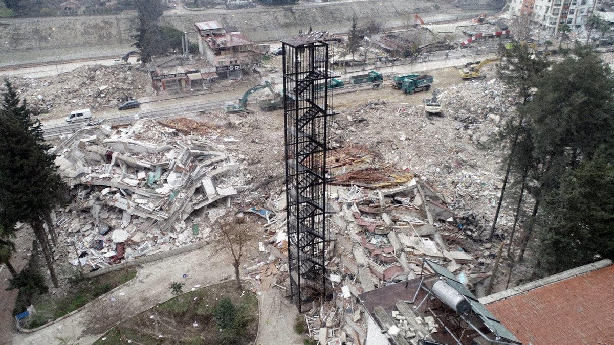 Deprem Bölgesinde Tek Bir Binası Bile Yıkılmayan Müteahhitle Konuştuk: 