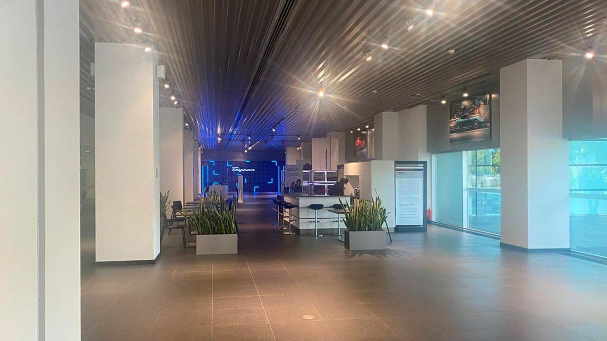 Çip Krizi Nedeniyle Otomobil Shoowroomlarında Sergilenecek Araç Bile Kalmadı