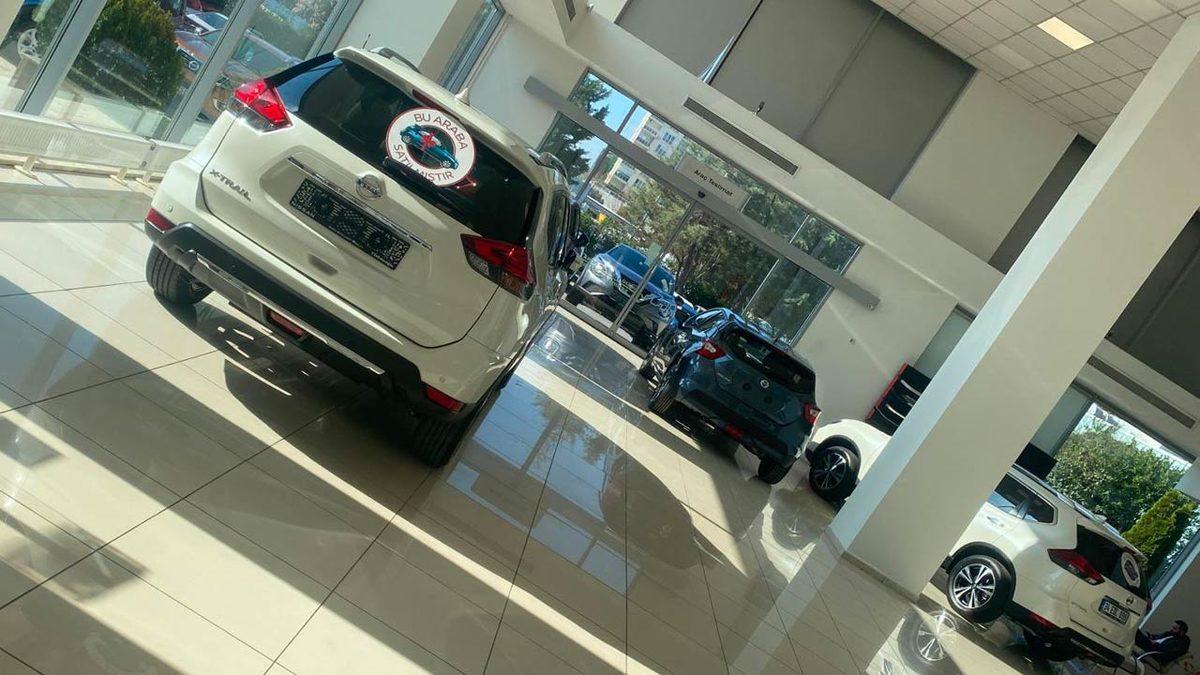 Çip Krizi Nedeniyle Otomobil Shoowroomlarında Sergilenecek Araç Bile Kalmadı