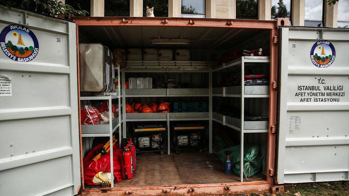 1999 Depremi Sonrası Her Mahalleye Yerleştirilen Bu Turuncu Konteynerlere Ne Oldu?