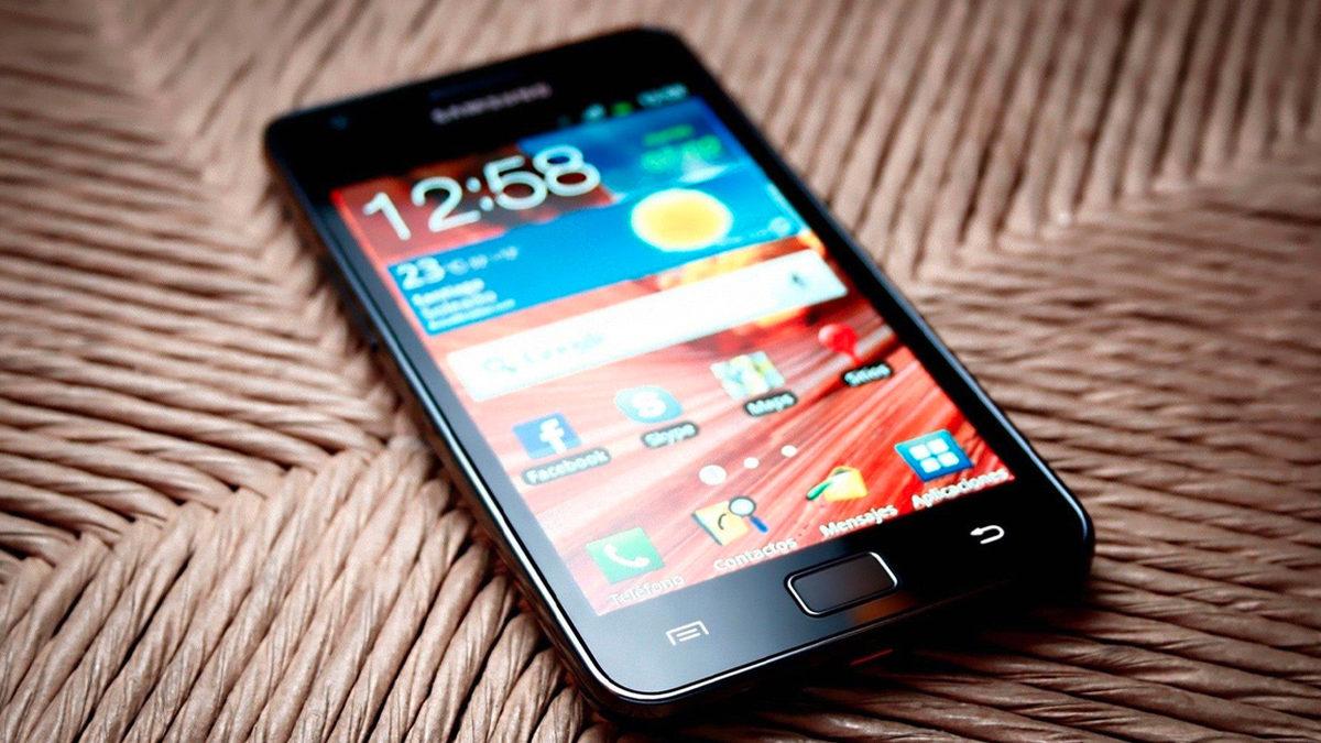 Galaxy Serisinin En Sevilenlerinden Biri Olmuş ’Samsung Galaxy S2’nin Şimdi Kulaklara Şaka Gibi Gelen Özellikleri