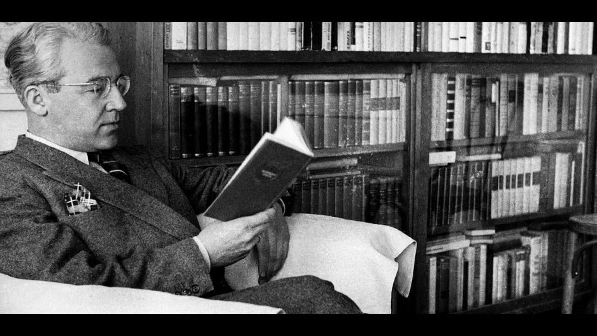 Modern Türk Edebiyatında Dikkat Çeken 10 Yazar