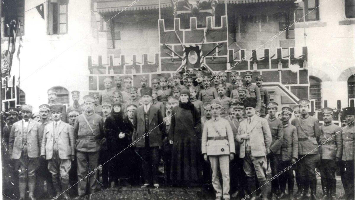 Cumhuriyetimizin 1. Yılında Yaşanan Erzurum Depremi’nde Mustafa Kemal Atatürk Nasıl Bir Yol İzlemişti?