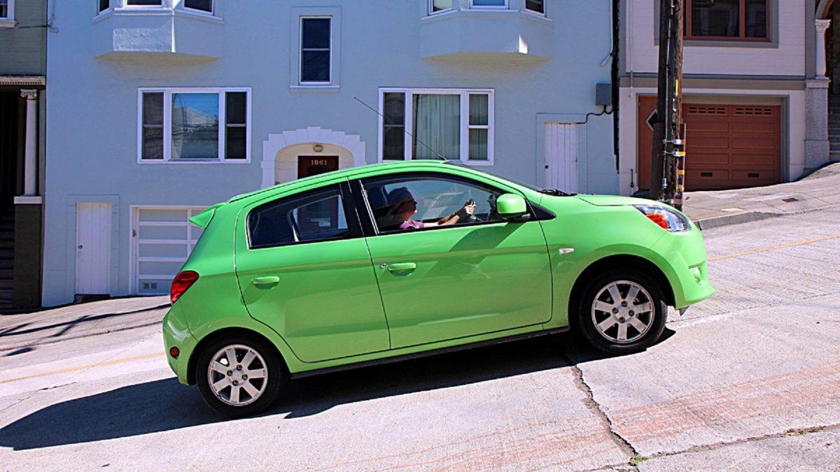 Sürücüler Arasındaki Gizli Dil: Trafiğe Çıkan Herkesin Bilmesi Gereken Yazılı Olmayan Kurallar