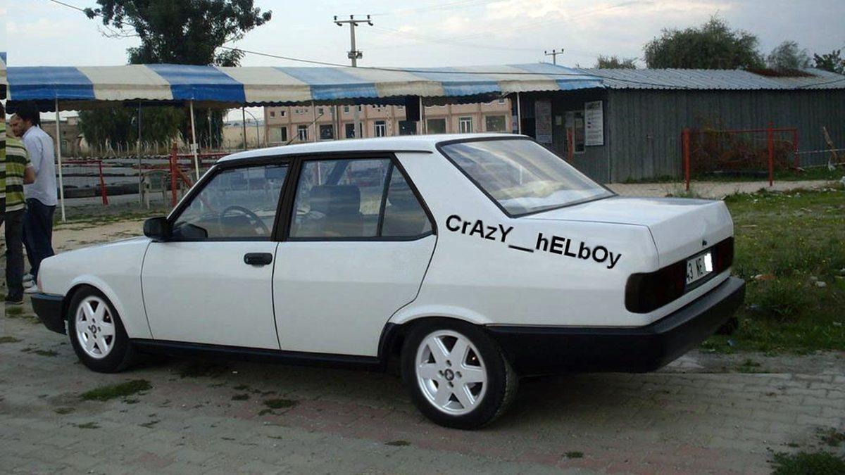 Sürücüler Arasındaki Gizli Dil: Trafiğe Çıkan Herkesin Bilmesi Gereken Yazılı Olmayan Kurallar