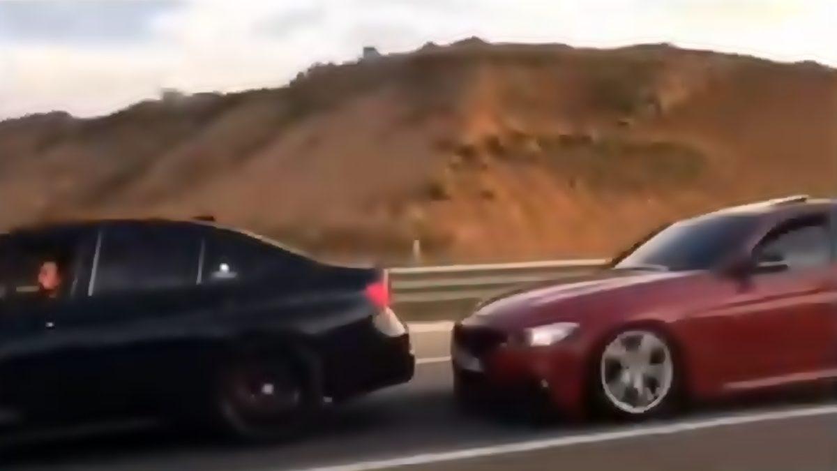 Sürücüler Arasındaki Gizli Dil: Trafiğe Çıkan Herkesin Bilmesi Gereken Yazılı Olmayan Kurallar