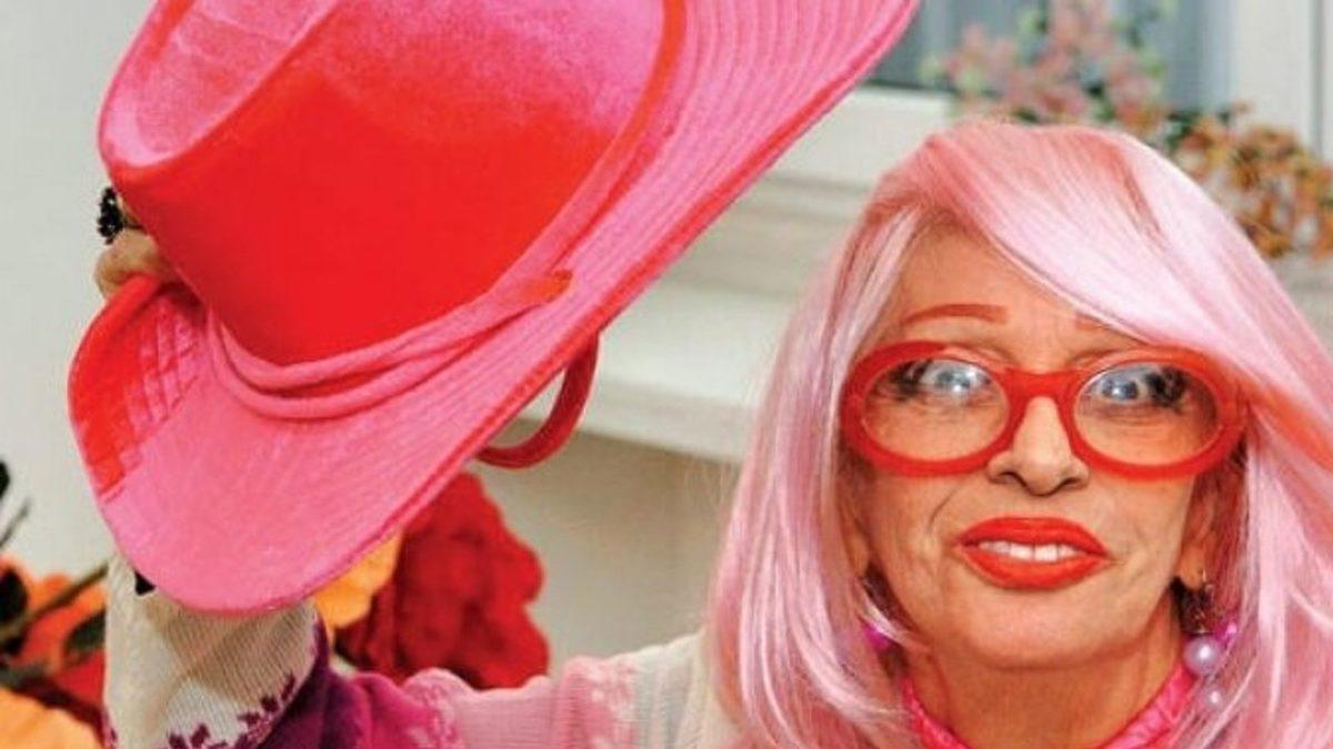 Yazdığı Çoğu Şarkıyı Ezbere Bildiğimiz Nadir İnsanlardan Aysel Gürel’in Sıra Dışı Hayatı