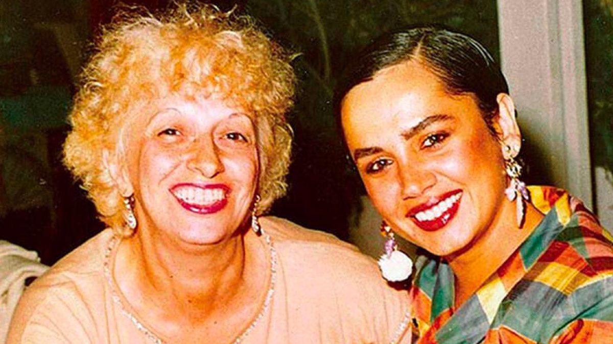 Yazdığı Çoğu Şarkıyı Ezbere Bildiğimiz Nadir İnsanlardan Aysel Gürel’in Sıra Dışı Hayatı