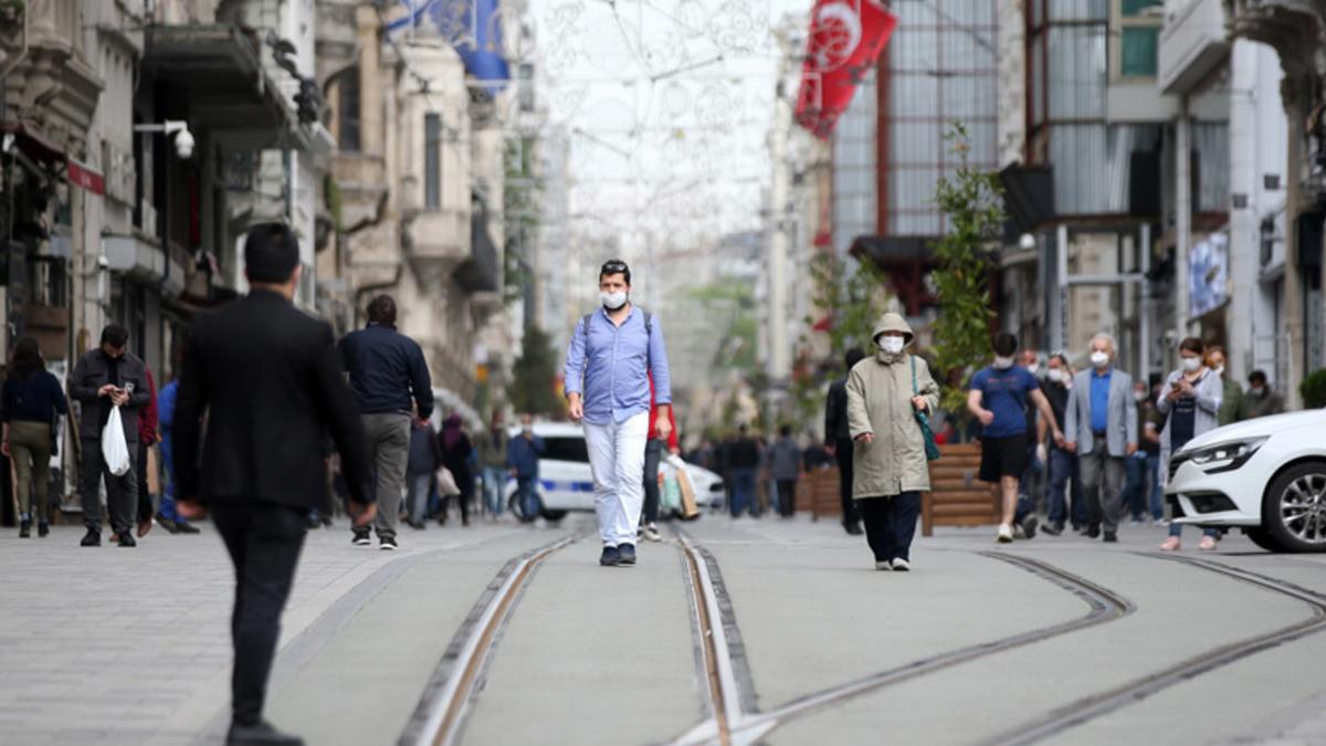 Pandemi Geldi, Geçmedi: Vatandaşların Yarısından Fazlası Eski Hayatına Geri Dönemedi