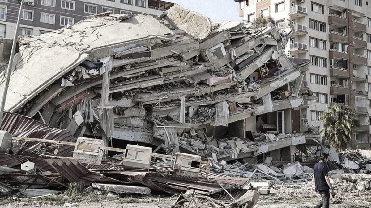 Yaşadıklarımızdan Asla Ders Çıkartmadığımızı Gösteren Tüm Yanlışlarımız: Afetin Adı Deprem, Felaketin Adı Cehalet!