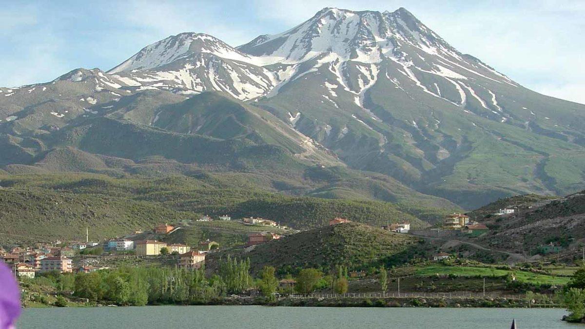 Bi Sen Eksiktin: Türkiye’nin En Büyük İkinci Volkanik Dağında Hareketlilik Tespit Edildi