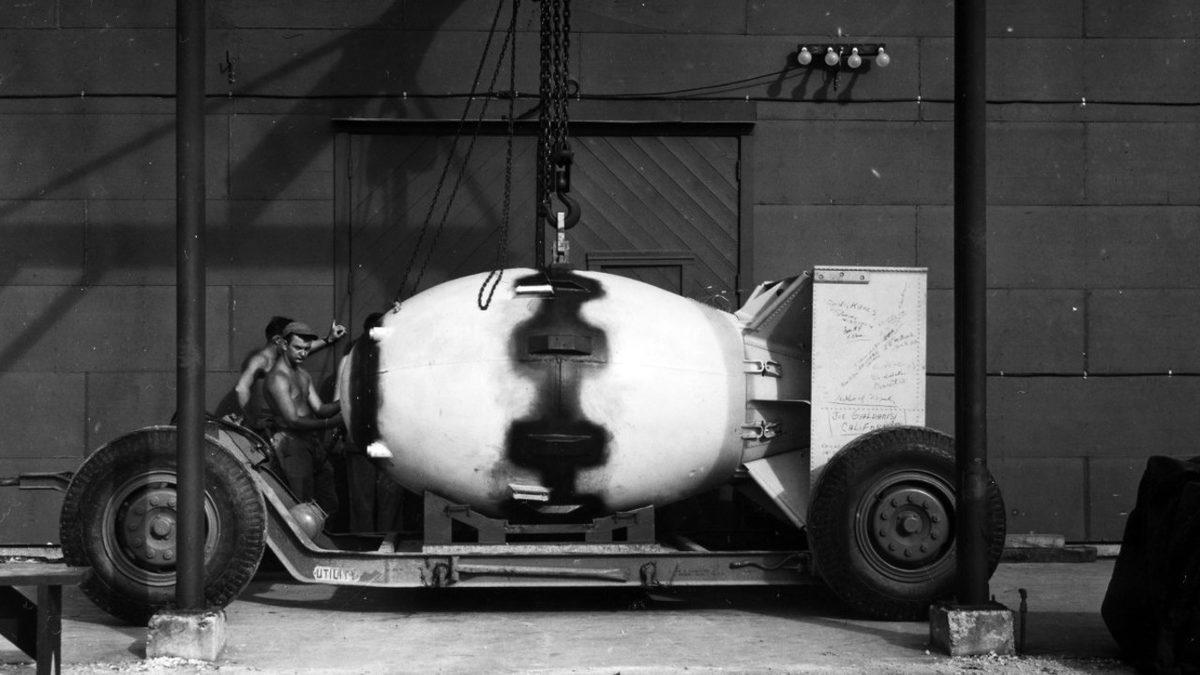 Kimin Aklına Geldi Atomdan Bomba Yapmak? Hiroşima ve Nagazaki’ye Atılan Bombaları Geliştiren Fizikçi: Robert Oppenheimer