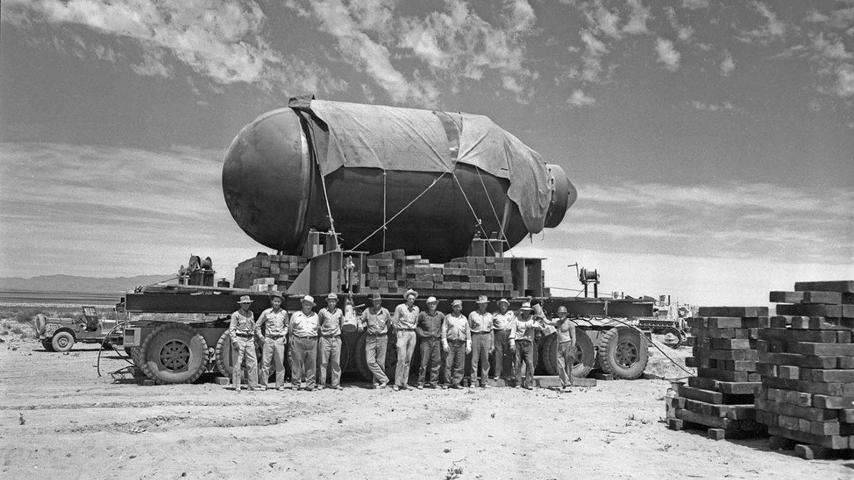 Kimin Aklına Geldi Atomdan Bomba Yapmak? Hiroşima ve Nagazaki’ye Atılan Bombaları Geliştiren Fizikçi: Robert Oppenheimer