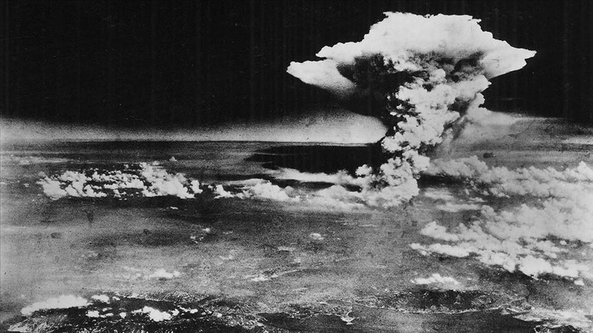 Kimin Aklına Geldi Atomdan Bomba Yapmak? Hiroşima ve Nagazaki’ye Atılan Bombaları Geliştiren Fizikçi: Robert Oppenheimer