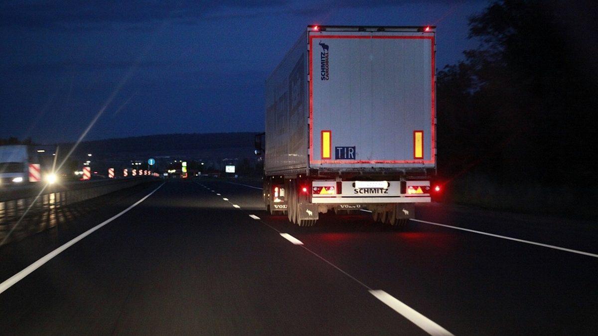 Türkiye’de Sürücülerin Büyük Kısmının Yanlış Bildiği 13 Trafik Kuralı (bkz. Dönel Kavşaktaki Geçiş Önceliği)