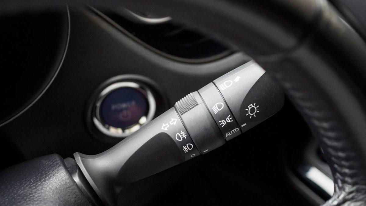 Türkiye’de Sürücülerin Büyük Kısmının Yanlış Bildiği 13 Trafik Kuralı (bkz. Dönel Kavşaktaki Geçiş Önceliği)