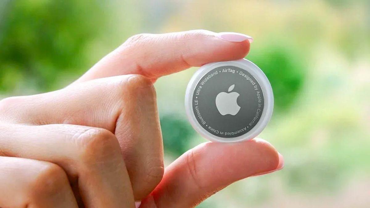 Ortalık Sapık Dolu: Bir Kadın, Arabasına Gizlice Yerleştirilmiş Bir Takip Cihazı Buldu