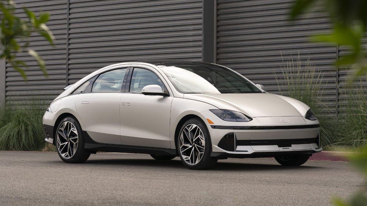 Yılın En İyi Otomobilleri Belli Oldu: Hyundai Ioniq 6, Rakiplerini Ezdi Geçti!