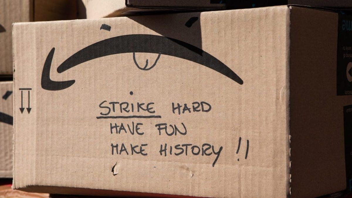 Amazon’a Senenin En Yoğun Gününde Büyük Darbe: 20 Ülkede Binlerce Amazon Çalışanı Black Friday’de Grev Yapacak