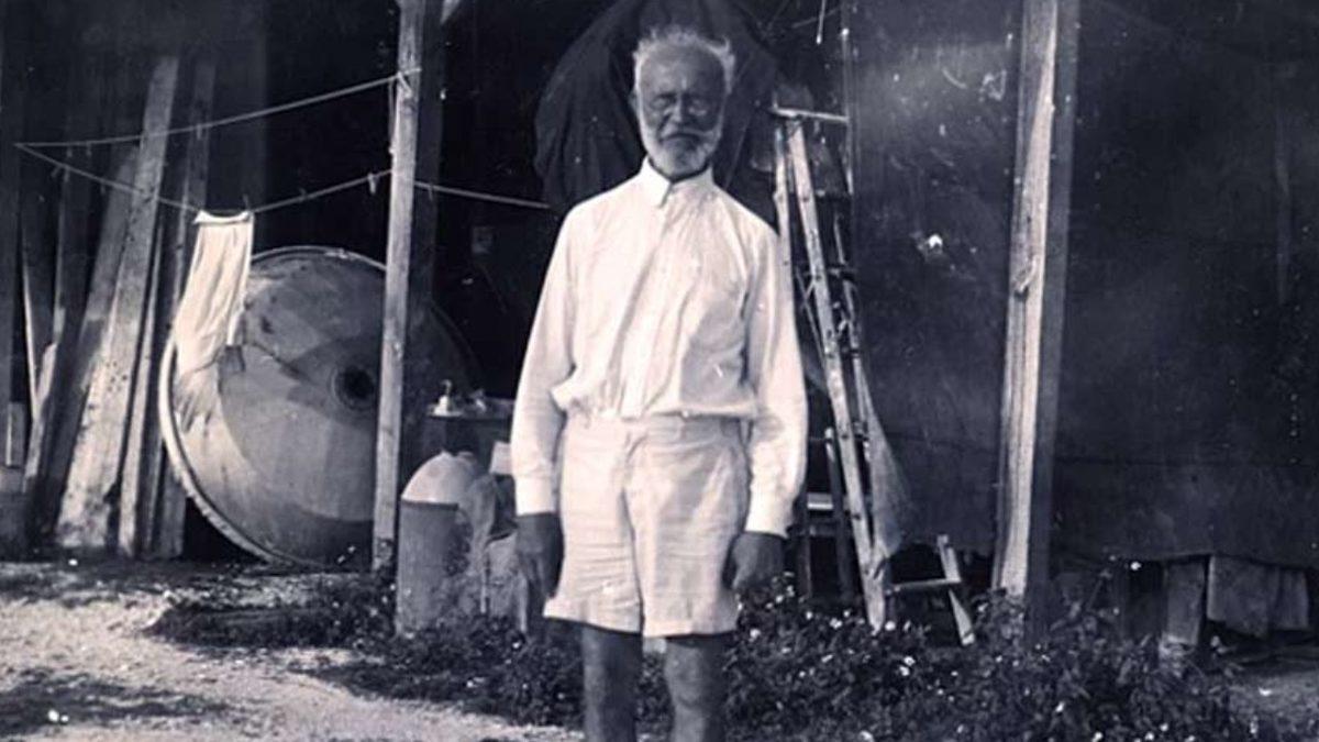 Platonik Âşık Olduğu Kadının Cesedini Mezardan Çıkararak 7 Yıl Boyunca Üzerinde İlginç Uygulamalar Yapan Saplantılı Adam: Carl Tanzler