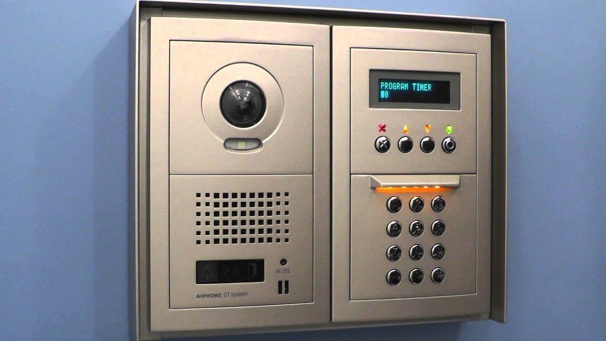 Kimin Geldiğini Görmek İçin Cama Çıkmayı Gerektirmeyen Intercom Sistemi Nedir, Ne İşe Yarar, Nasıl Çalışır?