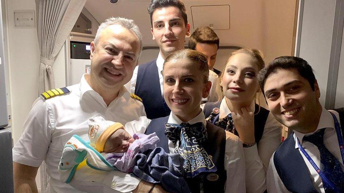 Uçuş Sırasında Doğan Bir Bebek Hangi Ülkenin Vatandaşı Olur? (Dünya Vatandaşı Olmadığı Kesin!)