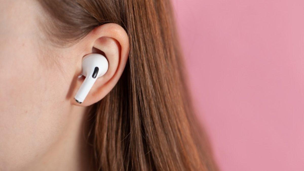 Apple AirPods, Önümüzdeki Birkaç Yıl İçinde Bir “İşitme Cihazına” Dönüşebilir